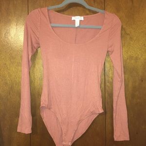 Ribbed dark blush bodysuit, NEVER WORN